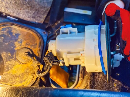 Як часто слід замінювати паливний фільтр: рекомендації та терміни