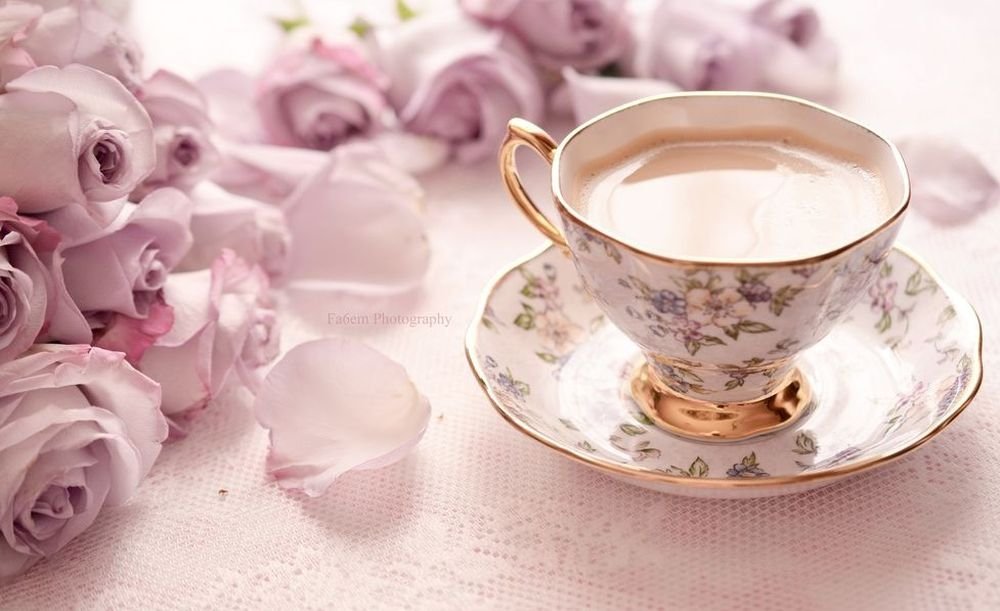 20 років разом – фарфорове весілля: традиції, що подарувати