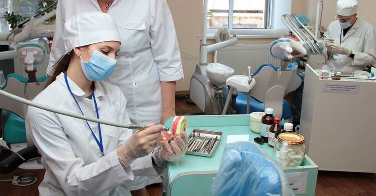 Що потрібно здавати на Стоматолога, скільки вчитися, скільки ...