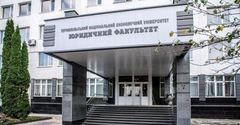 Які ЗНО предмети потрібні для вступу на спеціальність криміналіста?