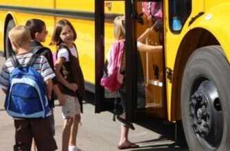 З якого віку діти платять за проїзд у поїздах? Правила та поради