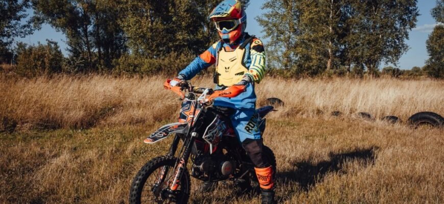 З якого віку дозволено їздити на пітбайку: основні правила і поради З якого віку дозволено їздити на пітбайку: основні правила і поради