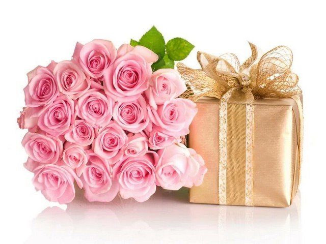 Що подарувати жінці на 65 років: ідеї для незабутнього ювілею - Retro