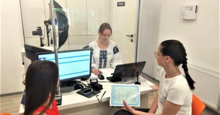 Чи можна законно прописати дитину окремо від батьків в Україні?