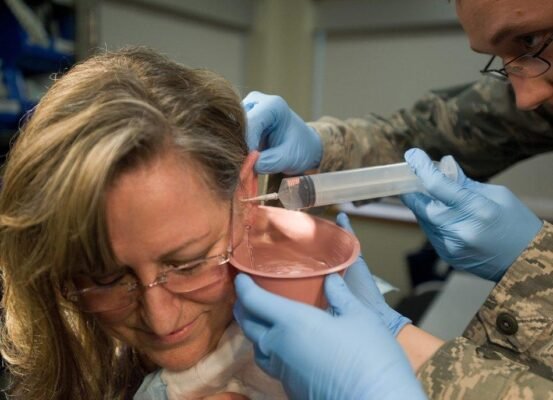 Ефективні методи промивання вуха: Як позбутися від сірки безпечно