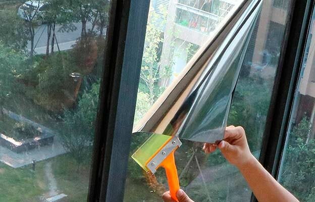 Ефективні рішення: як закрити вікна від сонця і зберегти прохолоду