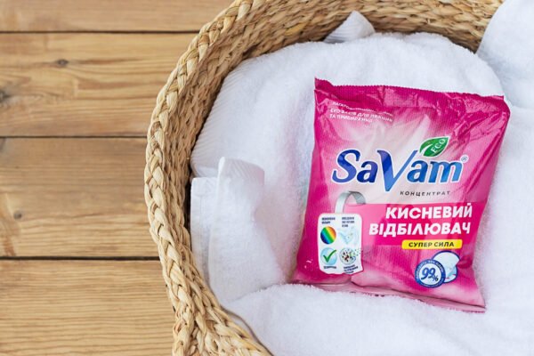 Ефективні засоби для видалення плям з одягу: практичні поради