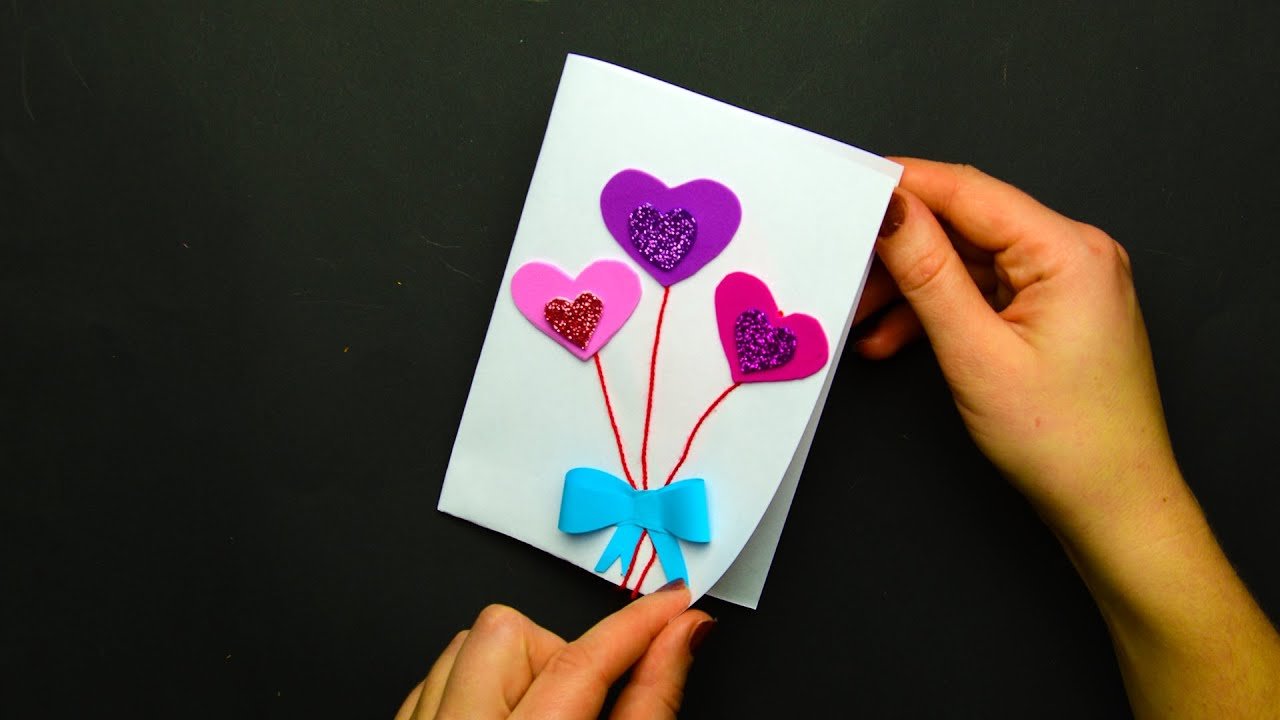 Що можна подарувати матері на день народження - Експертні архіви