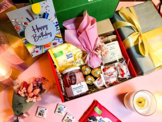 Ідеї подарунків для свекрухи: що обрати на її особливий день?