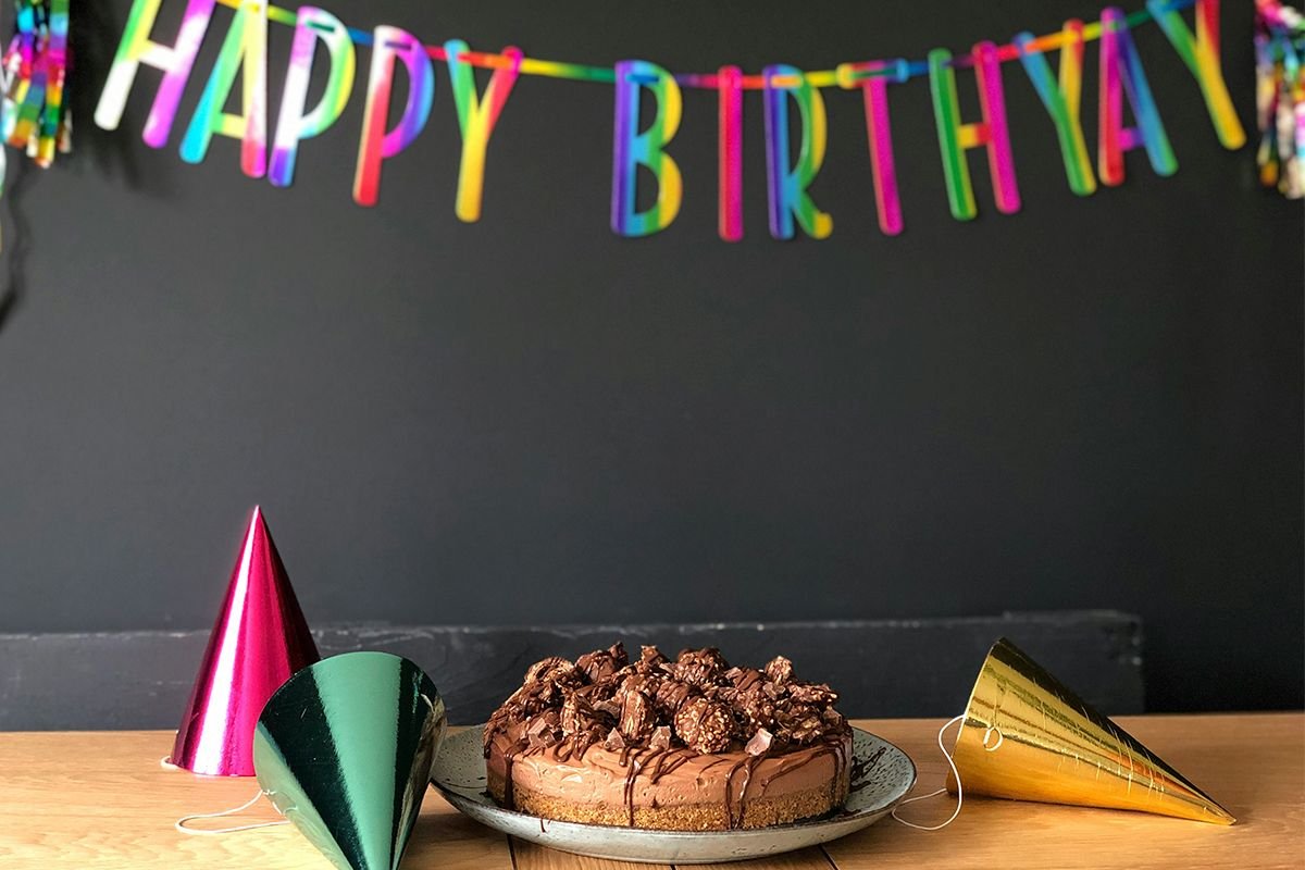 Вітання з Днем народження племінника від тітки: щирі слова у прозі