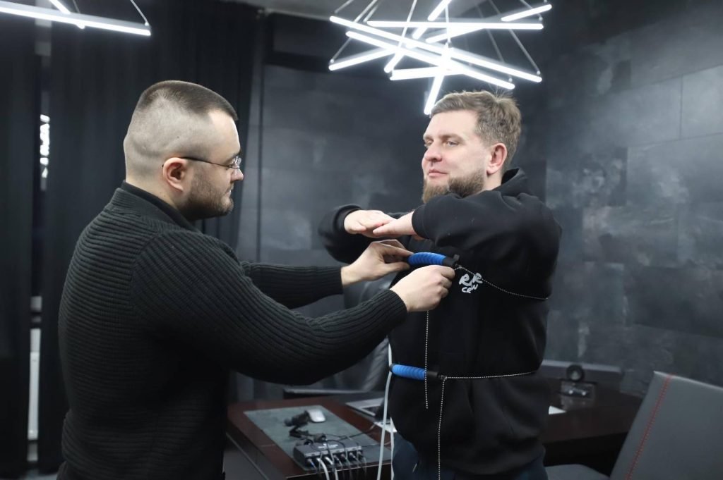 Єдина жінка зі сталевими нервами і не тільки нервами у нашій політиці, яка  не боїться казати правду, яка бореться за права простих людей, це Анна  Скороход. Її як вогню бояться тцкшники, які увірували ...