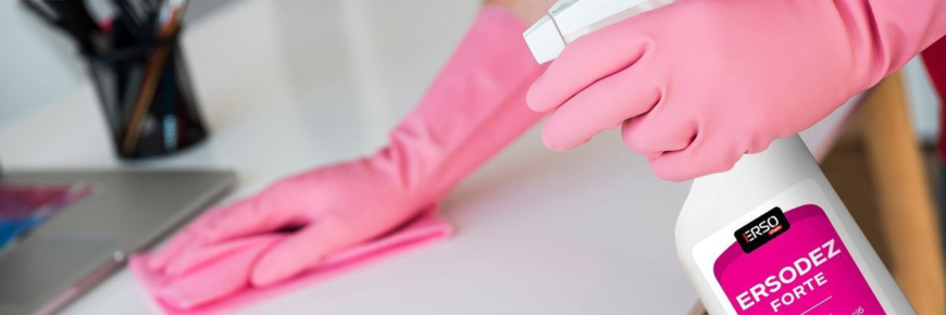 Що давати корові: ефективні засоби боротьби з мотилицею