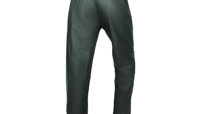 Штани від дощу: вибір ідеальної захисної екіпіровки для будь-якої негоди