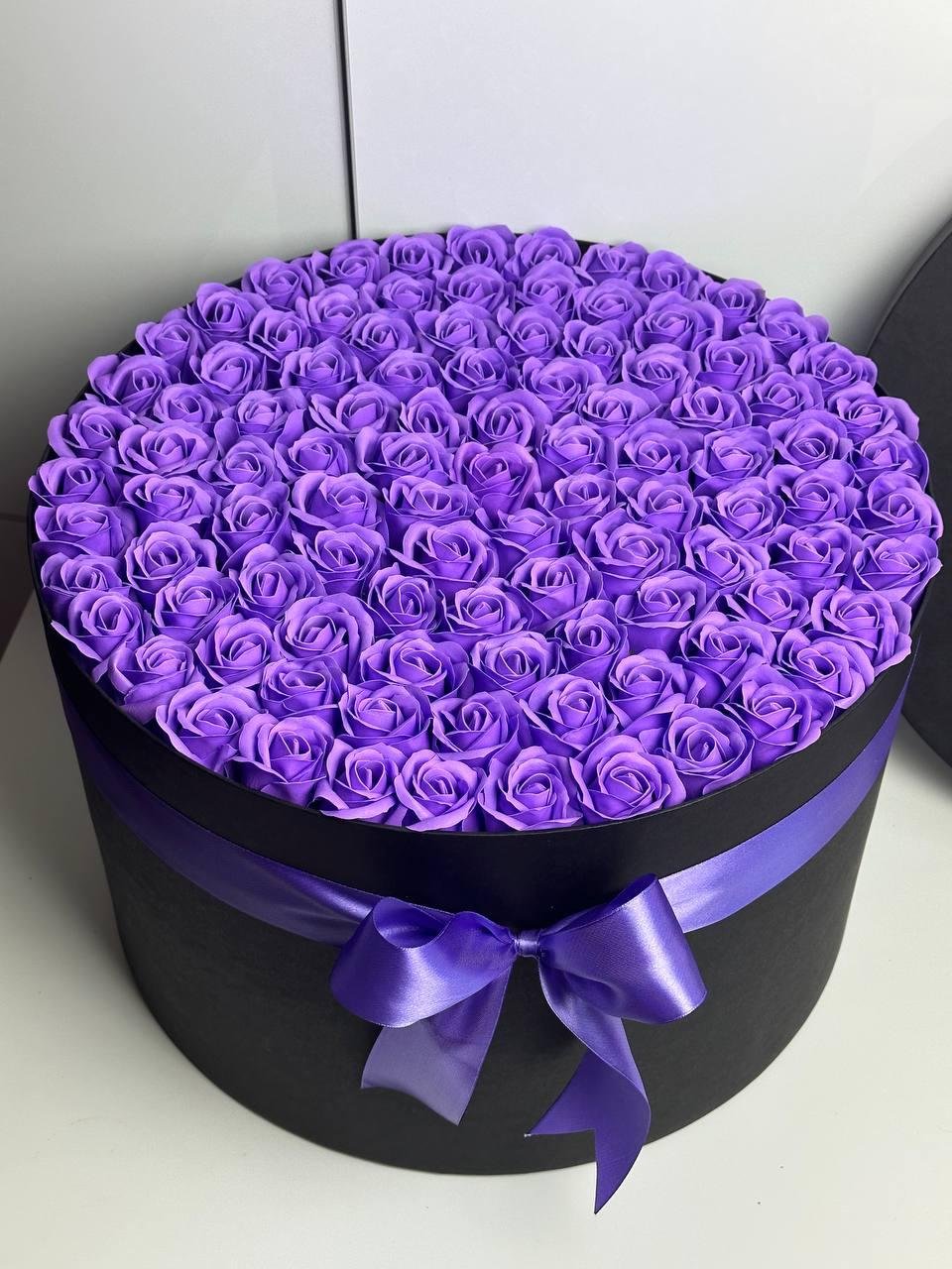 Букет з троянд в Києві з доставкою, замовити квіти Lepestki