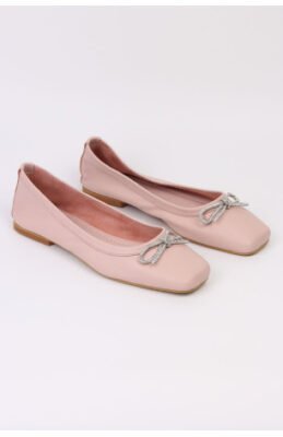 Жіноче взуття оптом від виробника: вигідні пропозиції та тренди