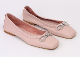 Жіноче взуття оптом від виробника: вигідні пропозиції та тренди