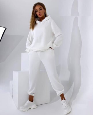 Жіночі спортивні костюми від українського виробника: якість та стиль