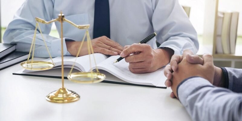 Адвокат з нерухомості – коли він потрібен та в чому він допомагає
