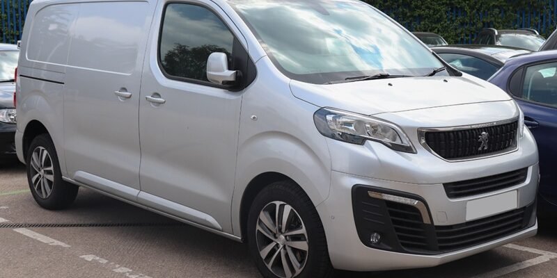 Розборка Peugeot Expert: б/у деталі для ремонту робочого фургона Розборка Peugeot Expert: б/у деталі для ремонту робочого фургона
